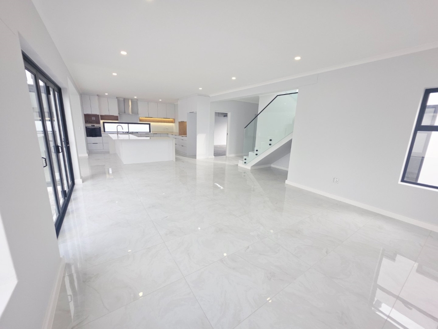5 Bedroom Property for Sale in Sandown Western Cape